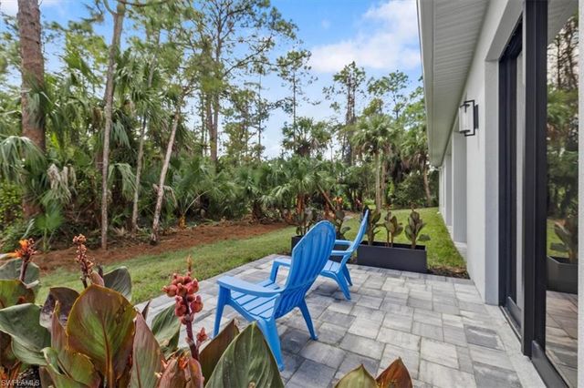 916 22nd AVE NE, Naples, FL 34120