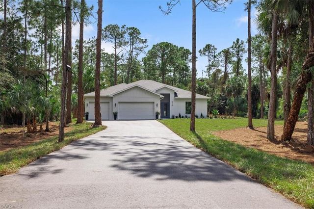 916 22nd AVE NE, Naples, FL 34120