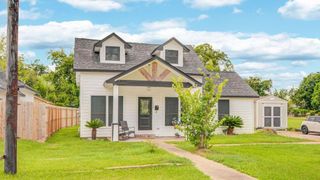 1256 2nd Street, Clute, TX 77531