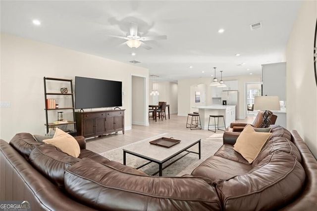 2840 Waverly Walk Point, Cumming, GA 30041