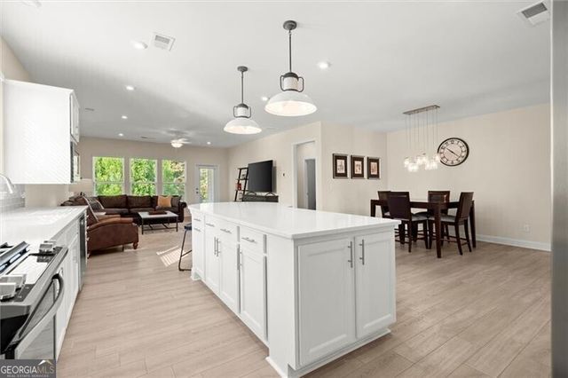 2840 Waverly Walk Point, Cumming, GA 30041