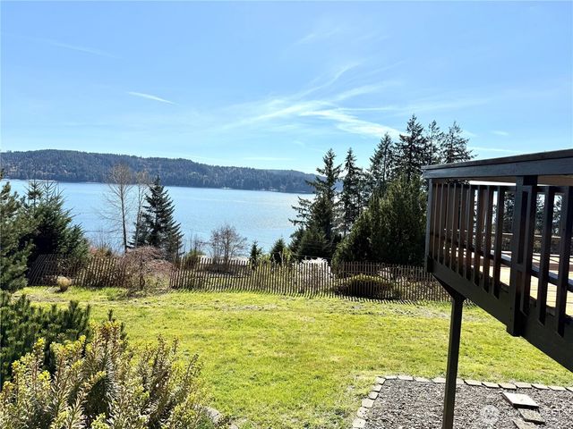 191 N North Hill Road, Hoodsport, WA 98548