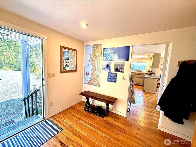 191 N North Hill Road, Hoodsport, WA 98548