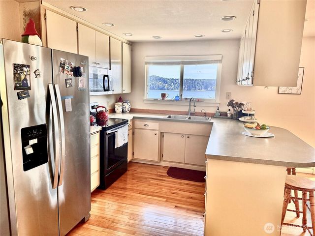 191 N North Hill Road, Hoodsport, WA 98548
