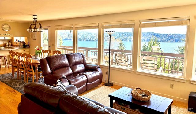 191 N North Hill Road, Hoodsport, WA 98548