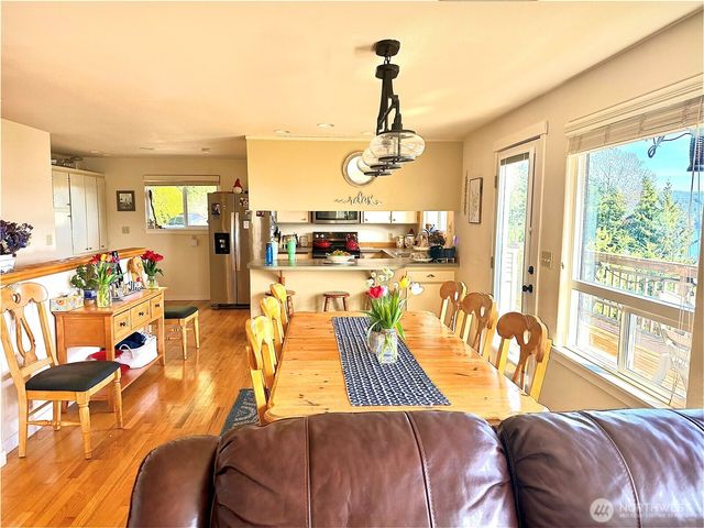 191 N North Hill Road, Hoodsport, WA 98548