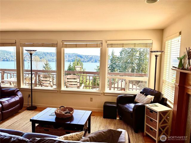 191 N North Hill Road, Hoodsport, WA 98548