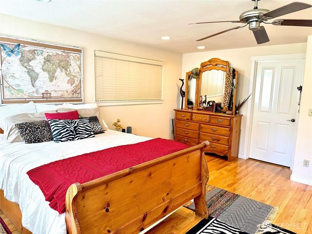 191 N North Hill Road, Hoodsport, WA 98548