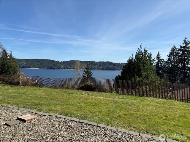 191 N North Hill Road, Hoodsport, WA 98548