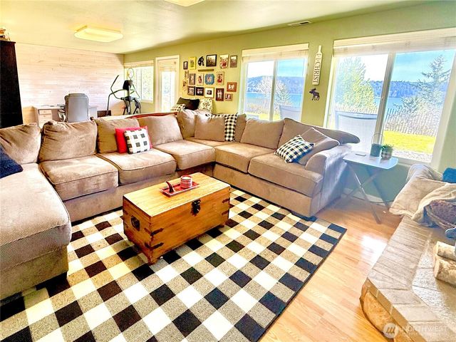 191 N North Hill Road, Hoodsport, WA 98548
