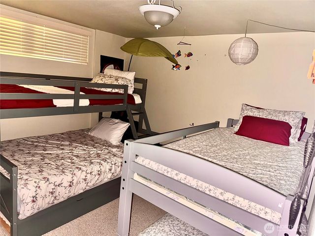 191 N North Hill Road, Hoodsport, WA 98548
