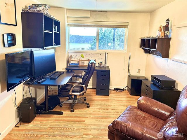 191 N North Hill Road, Hoodsport, WA 98548
