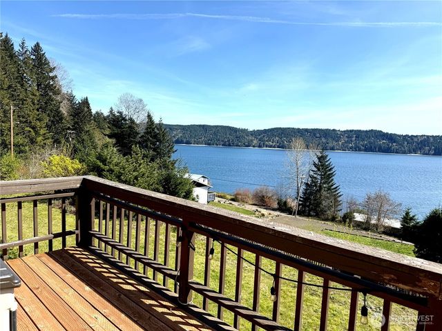 191 N North Hill Road, Hoodsport, WA 98548