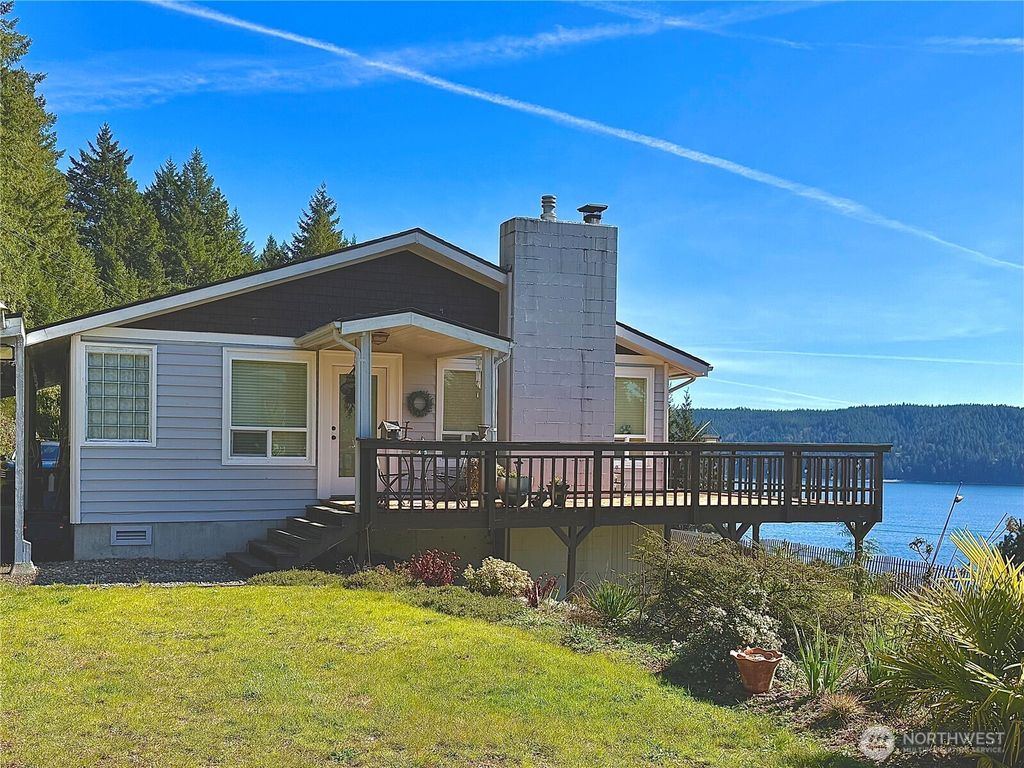 191 N North Hill Road, Hoodsport, WA 98548