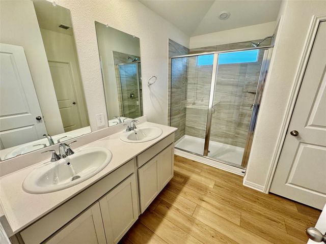 5029 Hazelnut LN, Del Valle, TX 78617