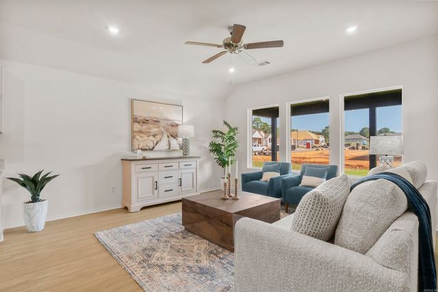 1606 Ridgefield Circle, Searcy, AR 72143