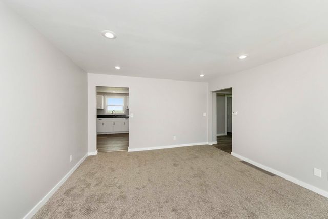 2711 E 800 North Road, Wenona, IL 61377