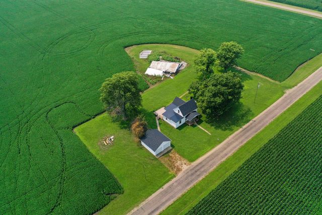 2711 E 800 North Road, Wenona, IL 61377