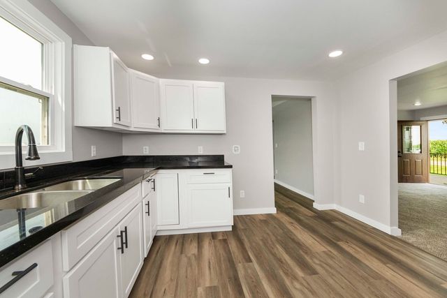 2711 E 800 North Road, Wenona, IL 61377