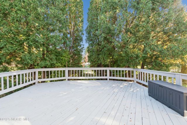 5109 Shadywood Court, Sylvania, OH 43560