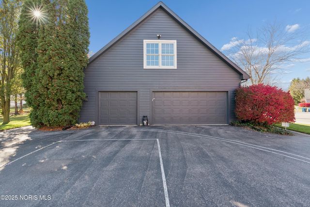 5109 Shadywood Court, Sylvania, OH 43560