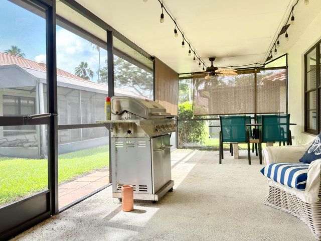 10975 Dolphin Palm Court B, Boynton Beach, FL 33437