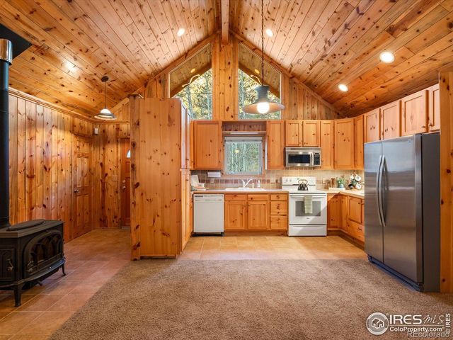 1035 Streamside Drive, Glen Haven, CO 80532