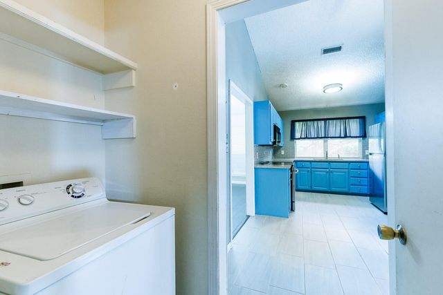 2210 93rd Street, Lubbock, TX 79423