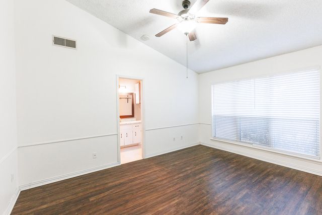 2210 93rd Street, Lubbock, TX 79423