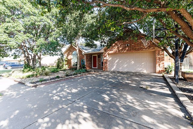 2210 93rd Street, Lubbock, TX 79423