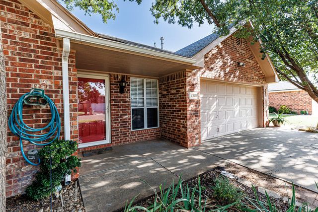 2210 93rd Street, Lubbock, TX 79423