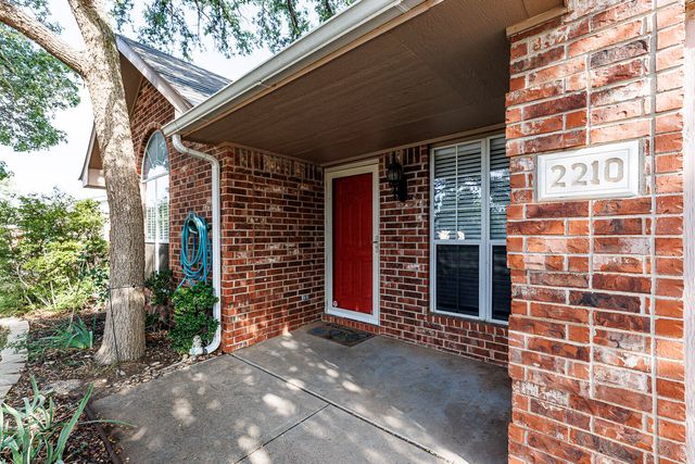 2210 93rd Street, Lubbock, TX 79423