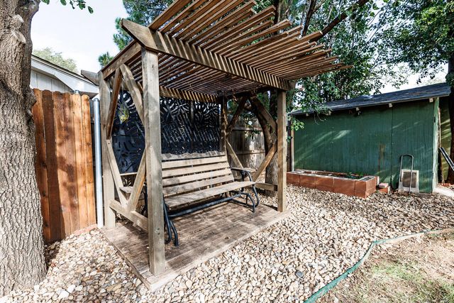 2210 93rd Street, Lubbock, TX 79423