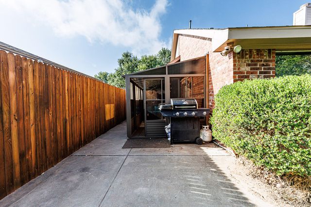 2210 93rd Street, Lubbock, TX 79423