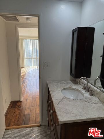 800 W 1st Street 3105, Los Angeles, CA 90012