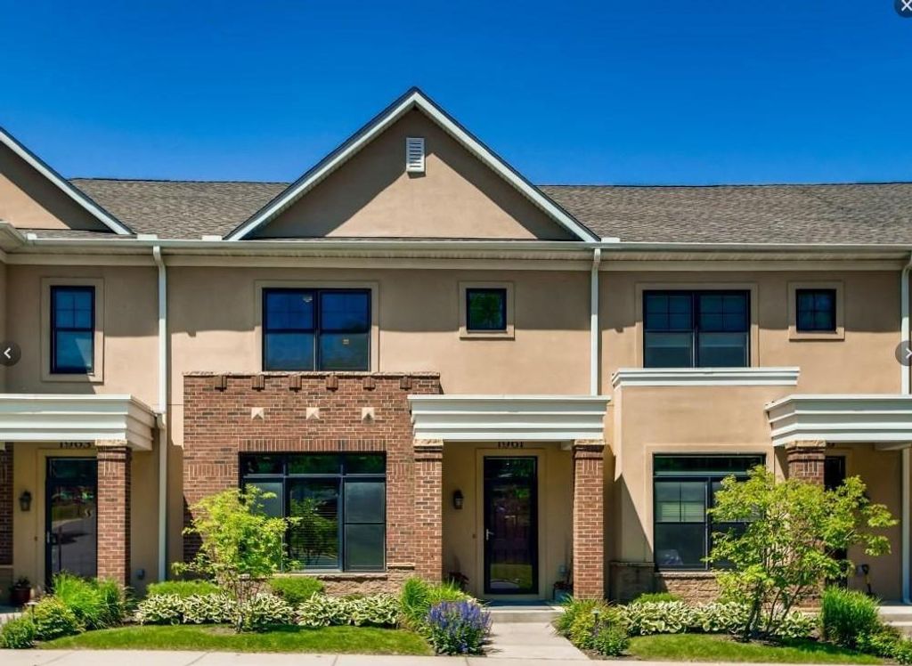 1961 Oak Street, Mendota Heights, MN 55118 — exterior