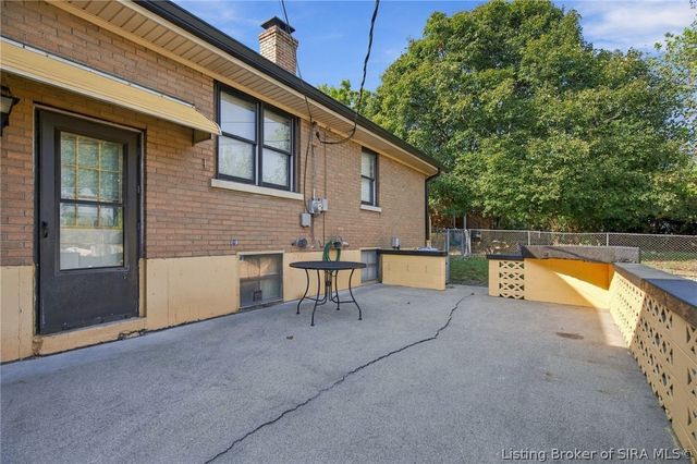 508 Linnwood Avenue, Sellersburg, IN 47172