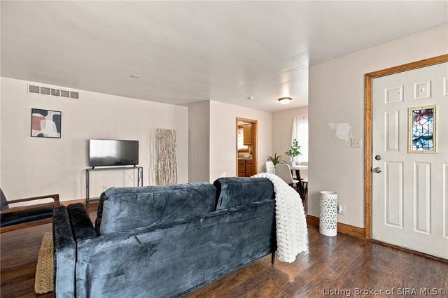 508 Linnwood Avenue, Sellersburg, IN 47172