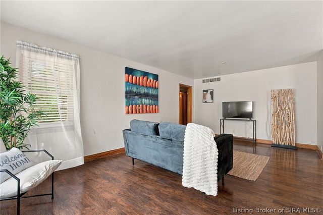 508 Linnwood Avenue, Sellersburg, IN 47172