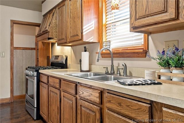 508 Linnwood Avenue, Sellersburg, IN 47172