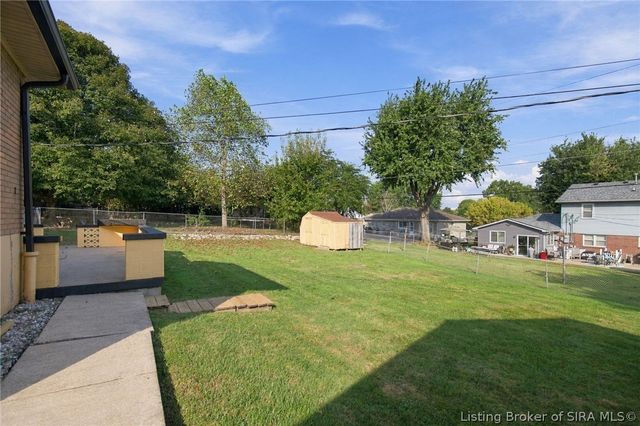 508 Linnwood Avenue, Sellersburg, IN 47172