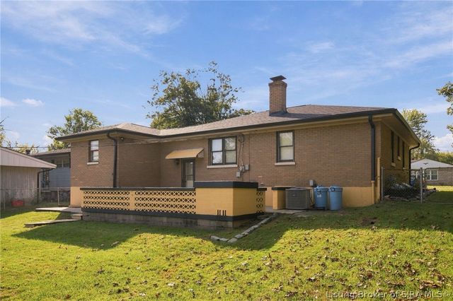 508 Linnwood Avenue, Sellersburg, IN 47172