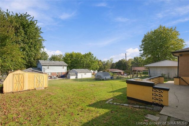 508 Linnwood Avenue, Sellersburg, IN 47172