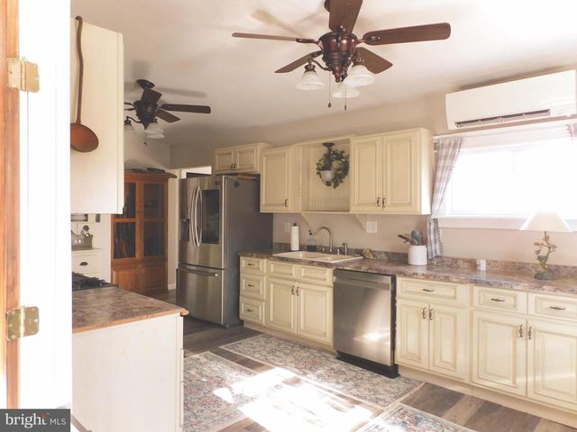 464 WOLFS BRIDGE RD, Carlisle, PA 17013