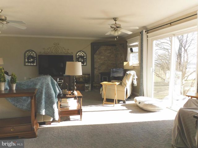 464 WOLFS BRIDGE RD, Carlisle, PA 17013