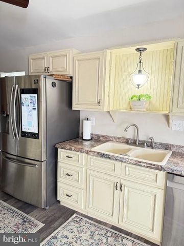 464 WOLFS BRIDGE RD, Carlisle, PA 17013