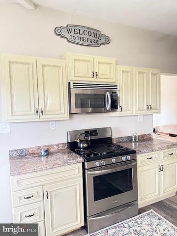 464 WOLFS BRIDGE RD, Carlisle, PA 17013