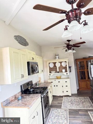 464 WOLFS BRIDGE RD, Carlisle, PA 17013