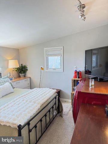 464 WOLFS BRIDGE RD, Carlisle, PA 17013