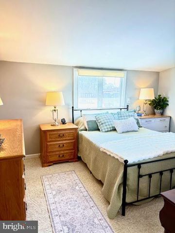 464 WOLFS BRIDGE RD, Carlisle, PA 17013